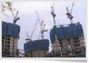 Click to enlarge - Cranes in operation on Shimizu Fusionopolis project